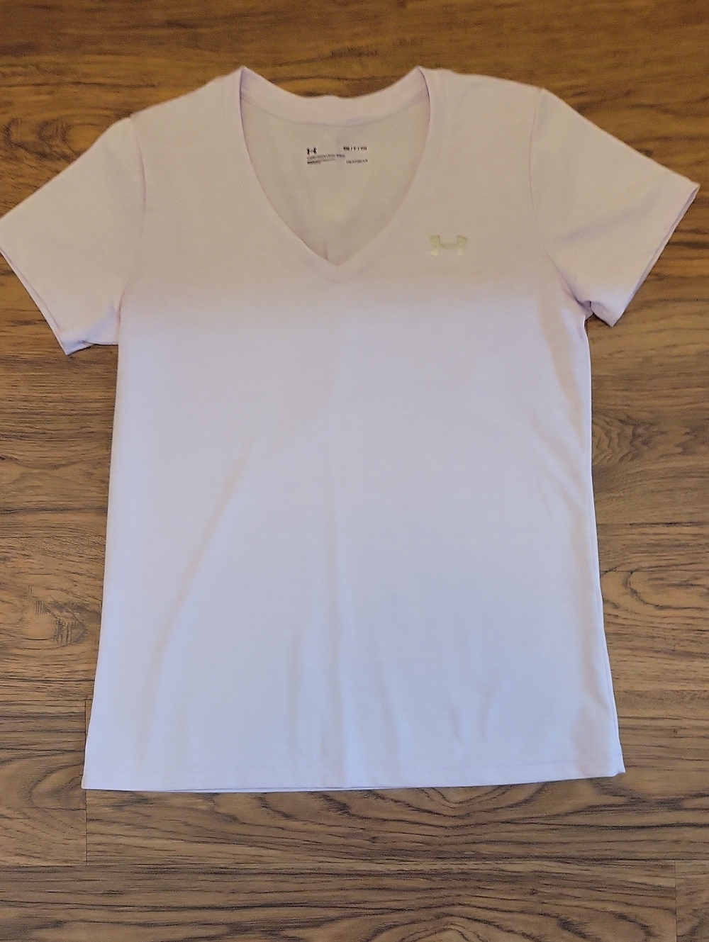 Under Armour Light Lavendar V-Neck Women's Short Sleeve Tee
